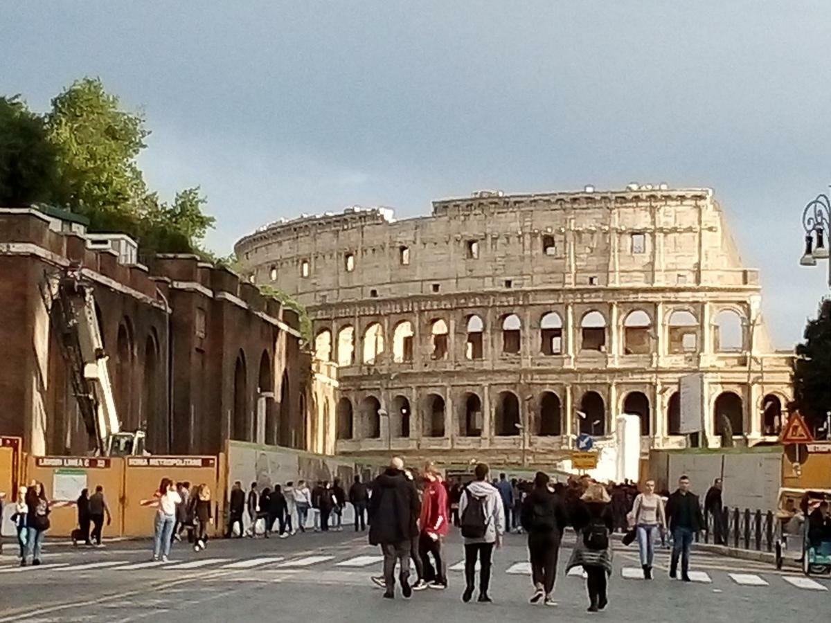 Apartment Rome & More Екстер'єр фото